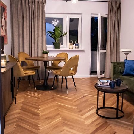 Apartament Przy Metrze Wierzbno Z Nuta Vintage Варшава Екстер'єр фото